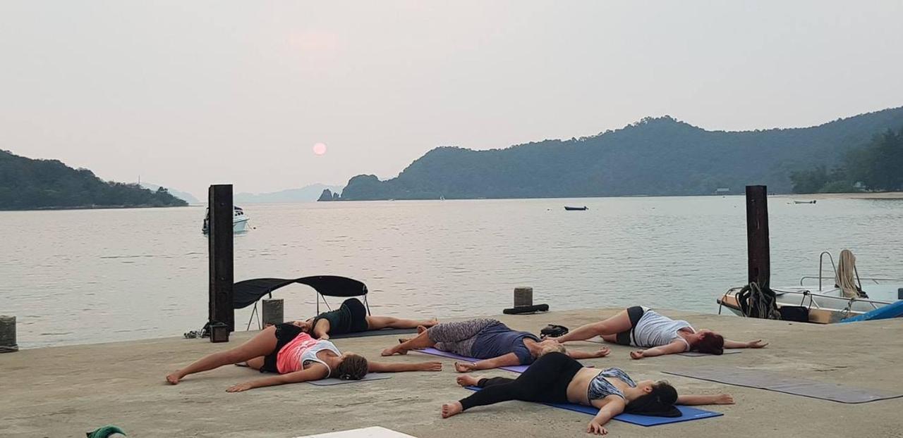 Makathanee Resort Koh Mak Buitenkant foto