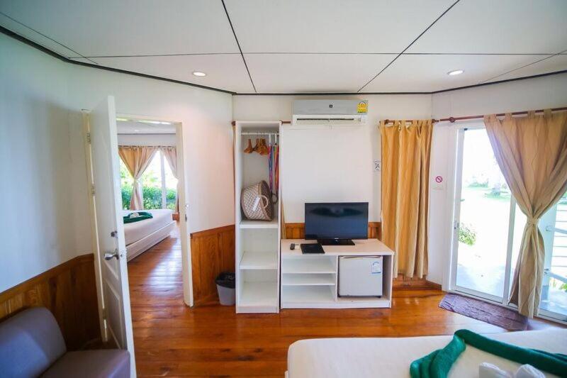 Makathanee Resort Koh Mak Buitenkant foto
